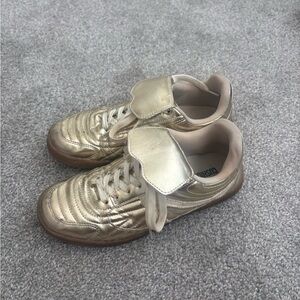 Astr Gold Kids Sneakers